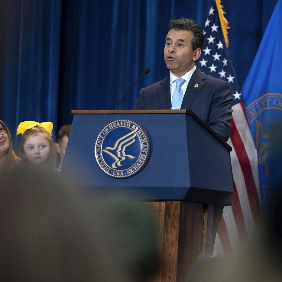 FDA panel is split on updates to COVID shots as questions loom for fall vaccinations